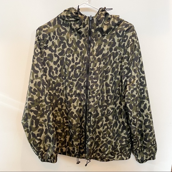 Victoria’s Secret PINK Camo Windbreaker/Rain Jacket - Picture 2 of 6